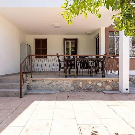 Verdant 1-bedroom In Ларнака