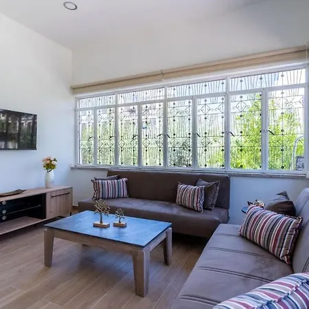 Verdant 1-bedroom In Apartamento *