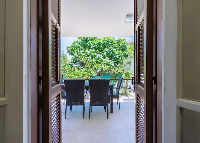 Verdant 1-bedroom In Ларнака